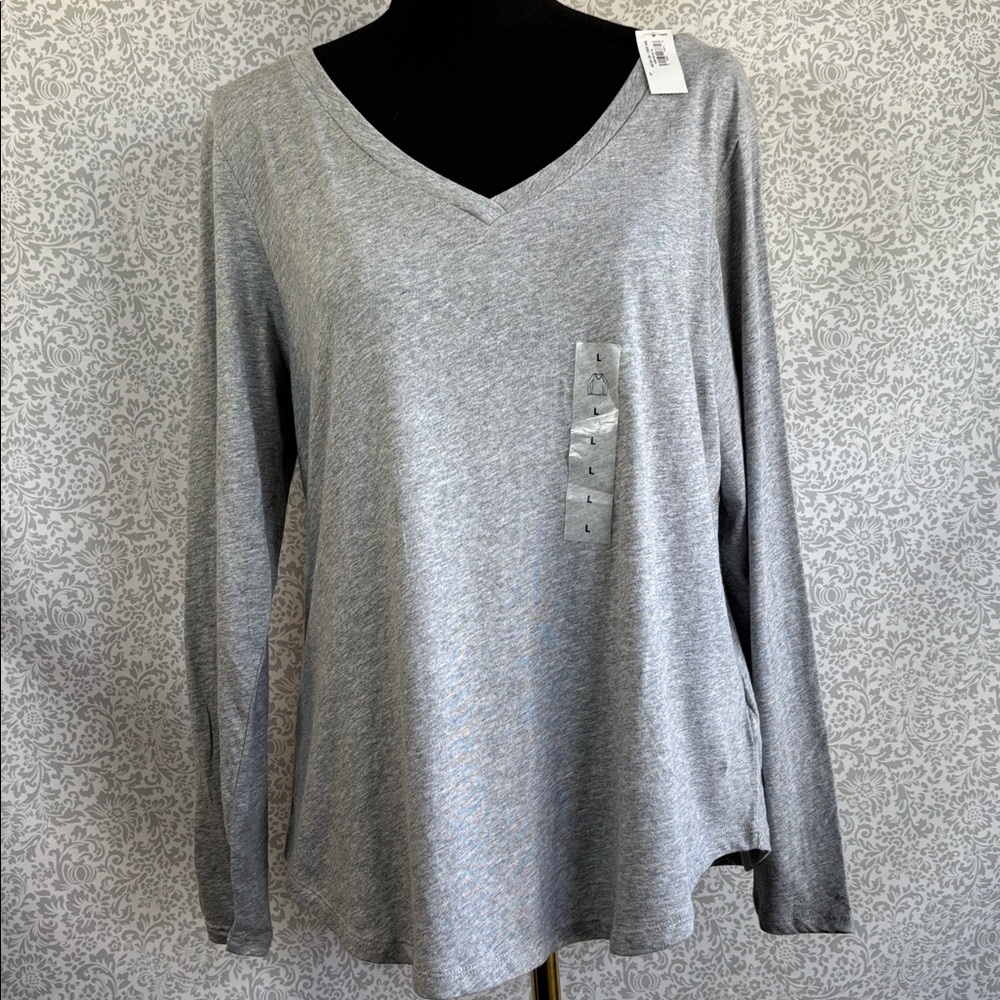 Old Navy V-Neck Tee Women’s Large
